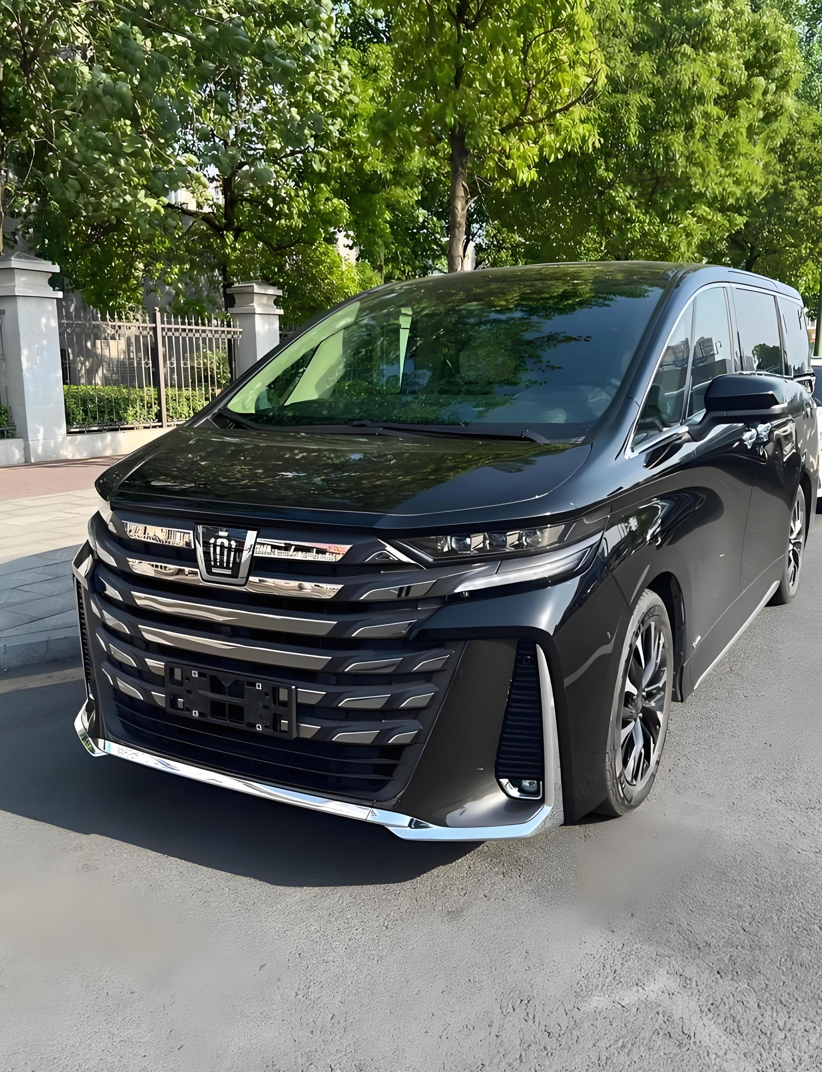 豐田威爾法黑鑽版商務車